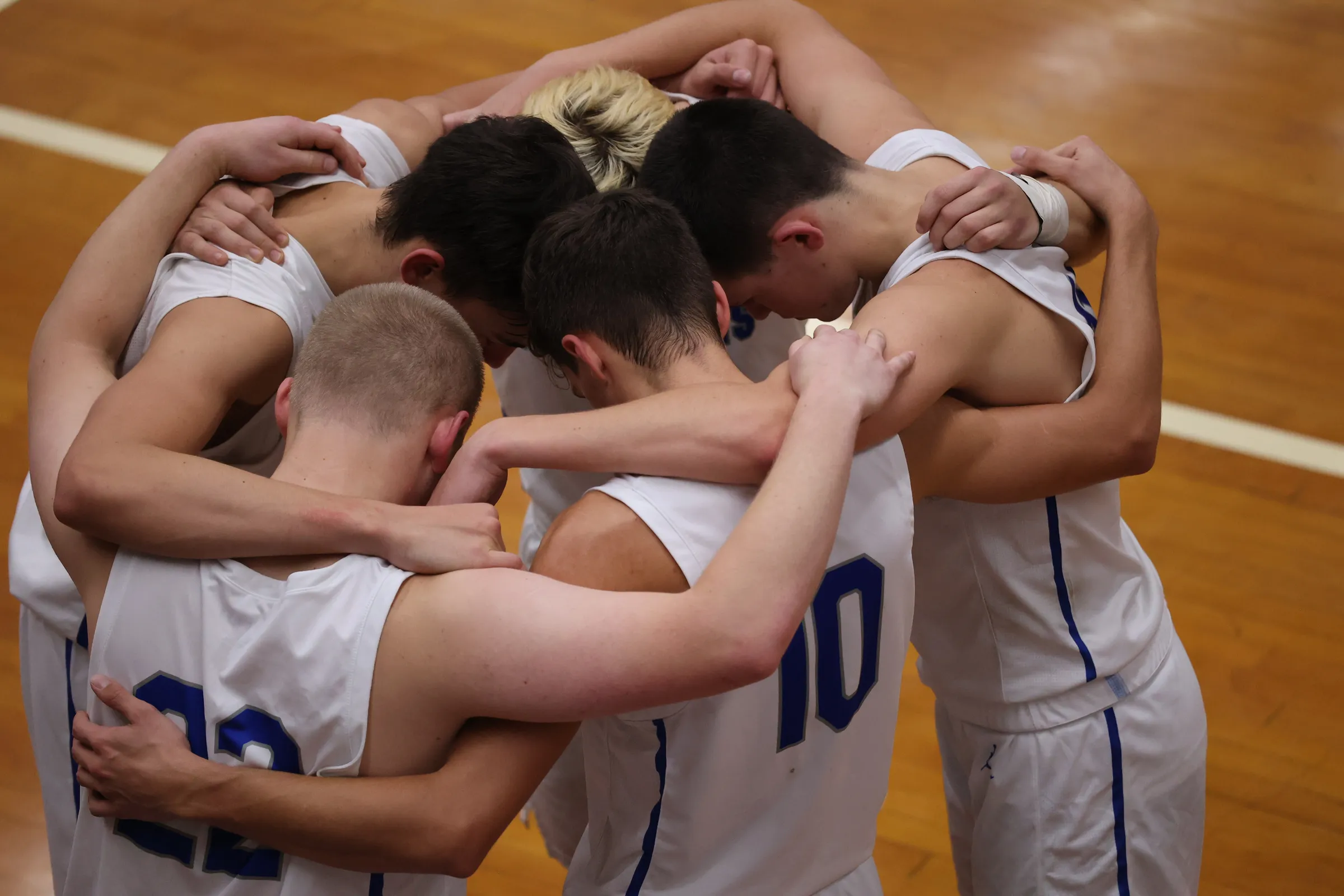 high-school-varsity-basketball-8